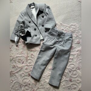 Adorable suit set , size 2 years